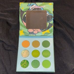 Focallure Green and Gold Eyeshadow Palette